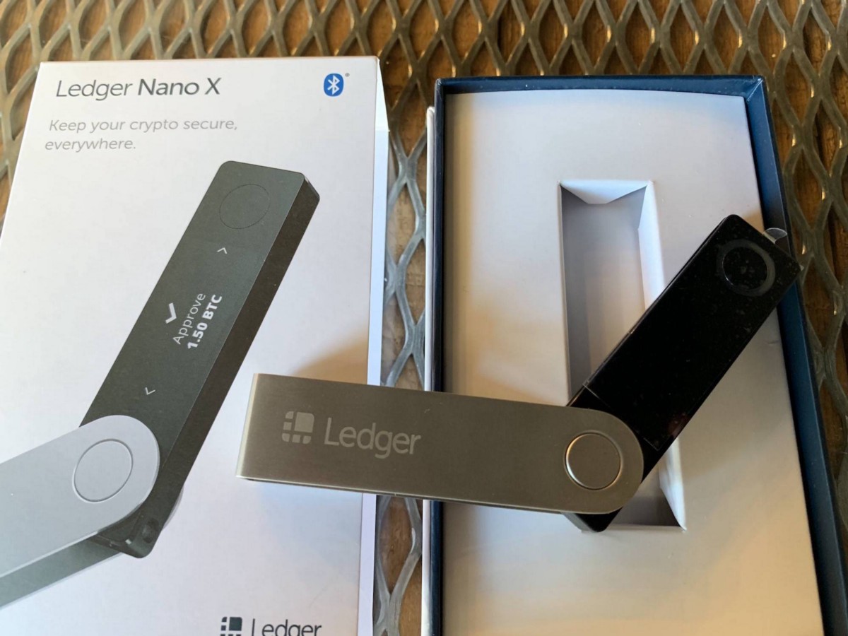 Купить аппартаный кошелек холодного хранения криптовалюты Ledger Nano X